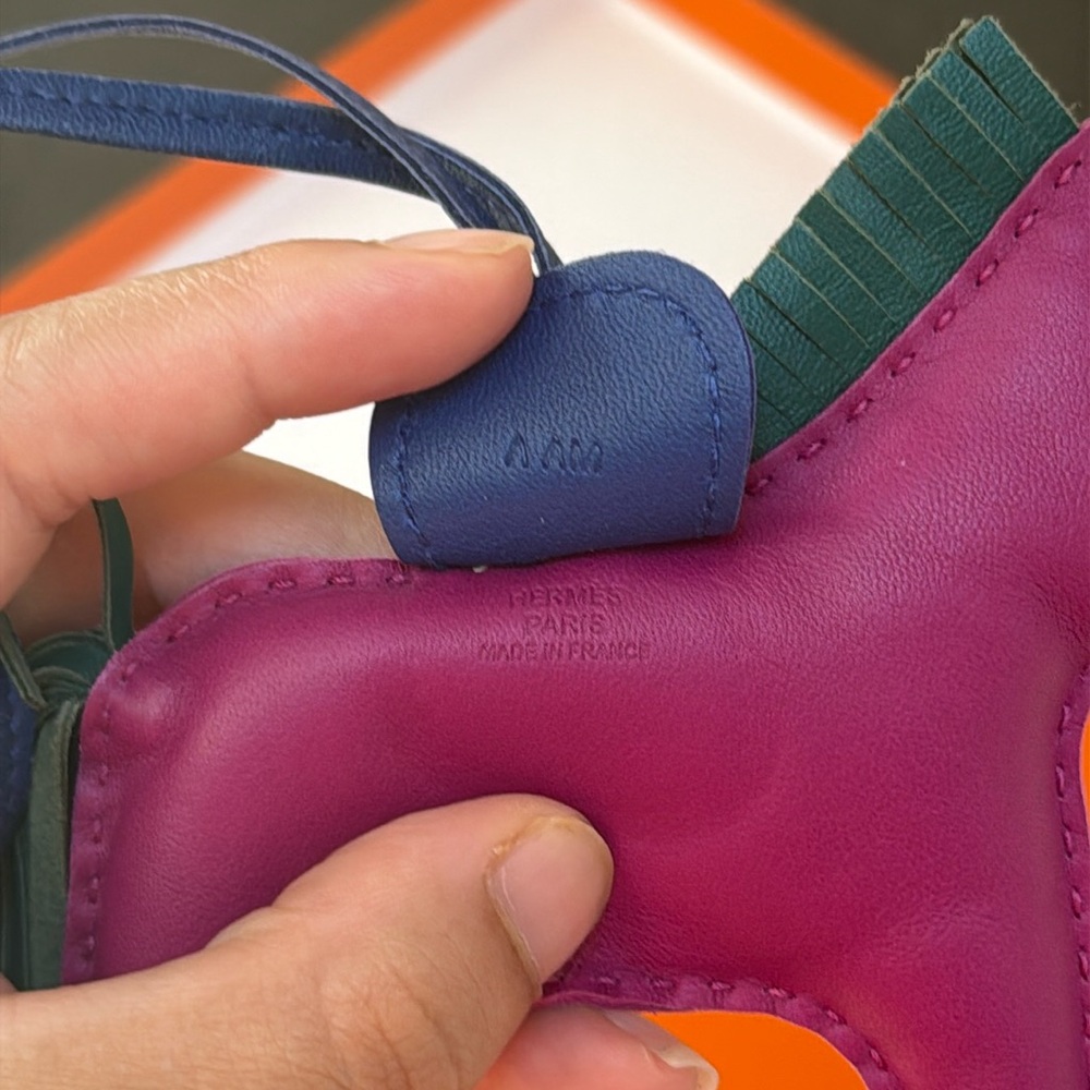 Hermès Milo Agneau Rodeo Charm MM Rose Purple Electric Blue - Picture 5 of 11